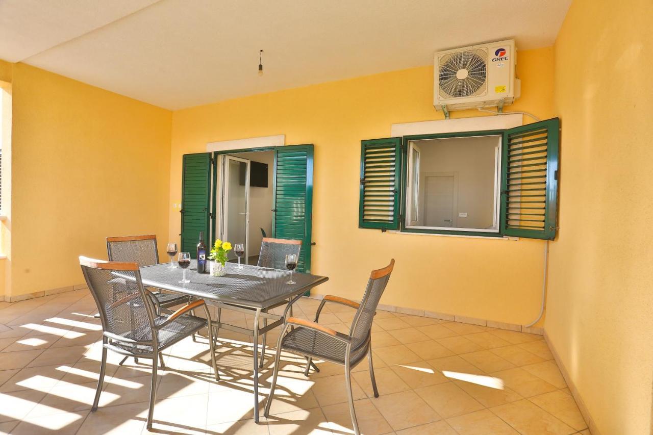 Apartments Maris Kaštela Exterior foto